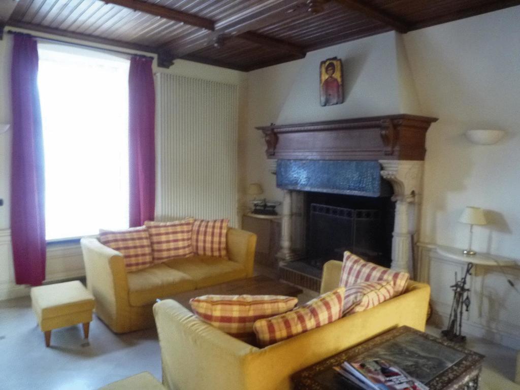 Le Chateau De Rendeux Bagian luar foto